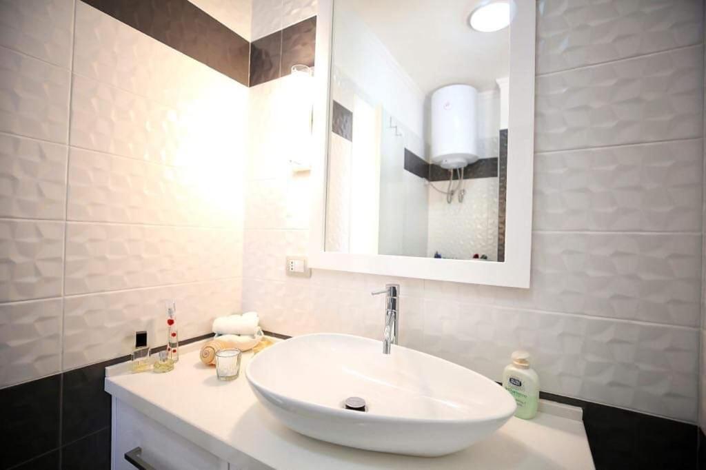 Iris Apartments Vlore Exterior photo